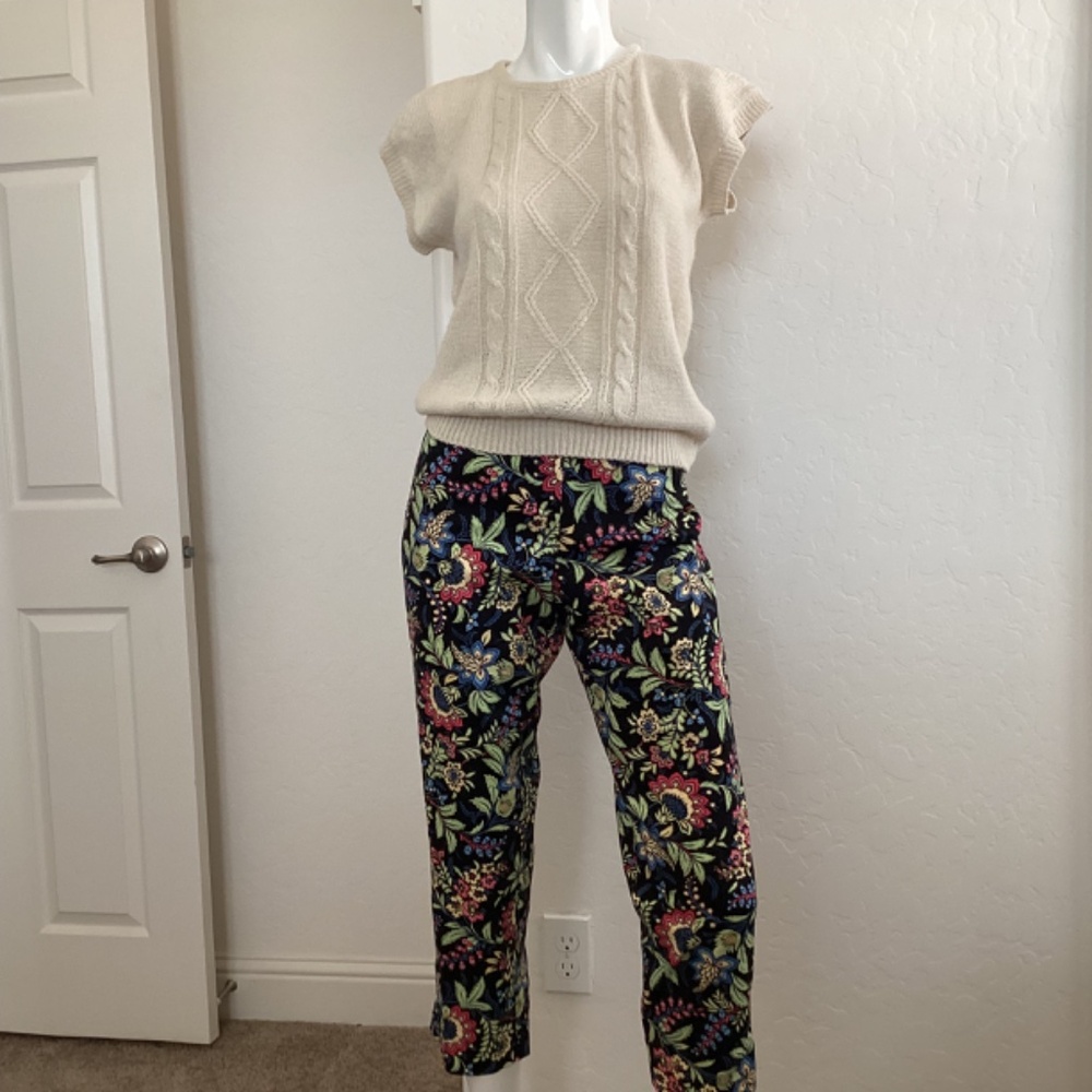 Appleseed’s, 8p, floral on black background, stretch, straight leg pants - Picture 8 of 13